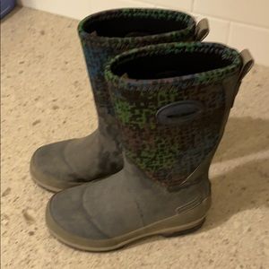 Boys size 13 insulated rain boot bogs boot